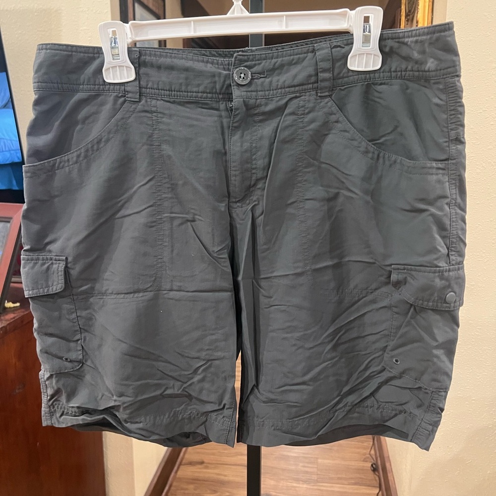Columbia Women's Charcoal Omni-wick Cargo Shorts